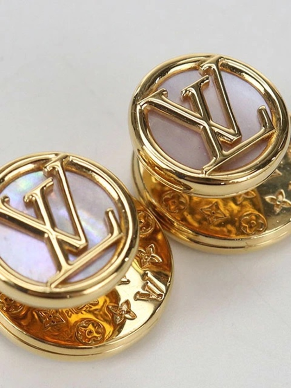 Louis Vuitton Gold Mother Of Pearl L To V Pearlfection Earrings- LIKE NEW - Picture 2 of 14